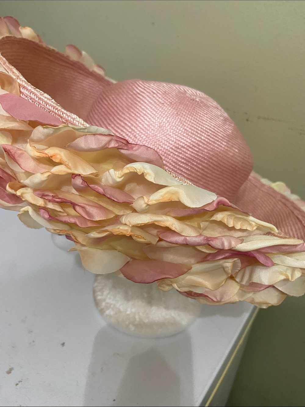 Beautiful NWOT Special Occasion Hat by Essence